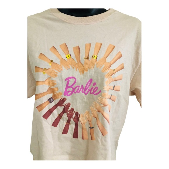 Barbie heart shaped multicultural Barbie hands graphic print tshirt size small - Picture 2 of 16